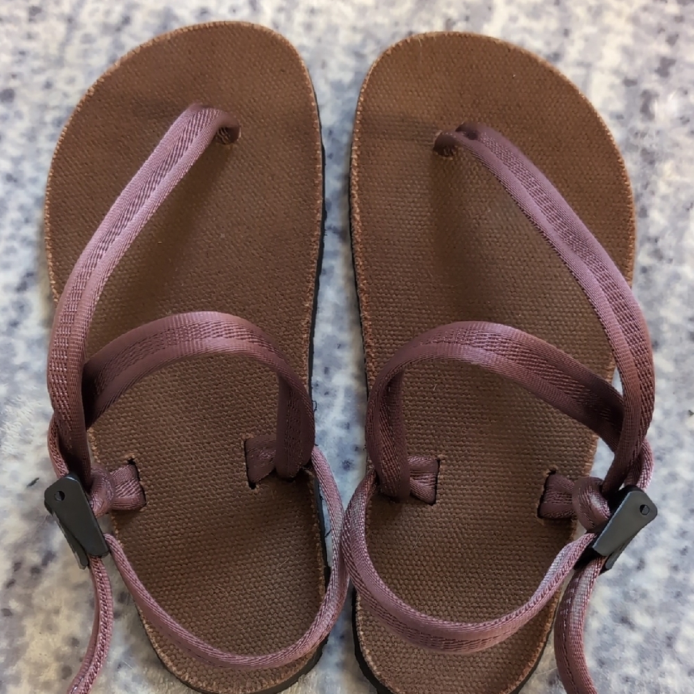 Earth Runners Sandals with Adjustable Straps